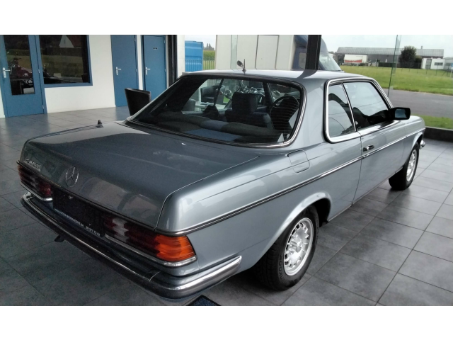 Garage Meirhaeghe - Mercedes-Benz 230