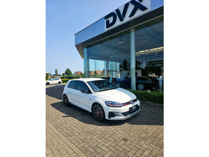 DVX Cars - Volkswagen Golf GTI