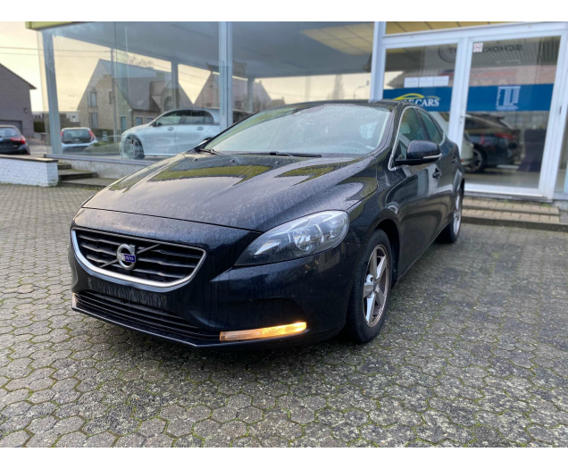 Volvo V40 D2 Kinetic Raf Cars