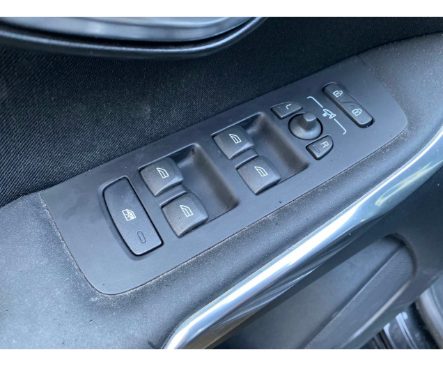Volvo V40 D2 Kinetic Raf Cars