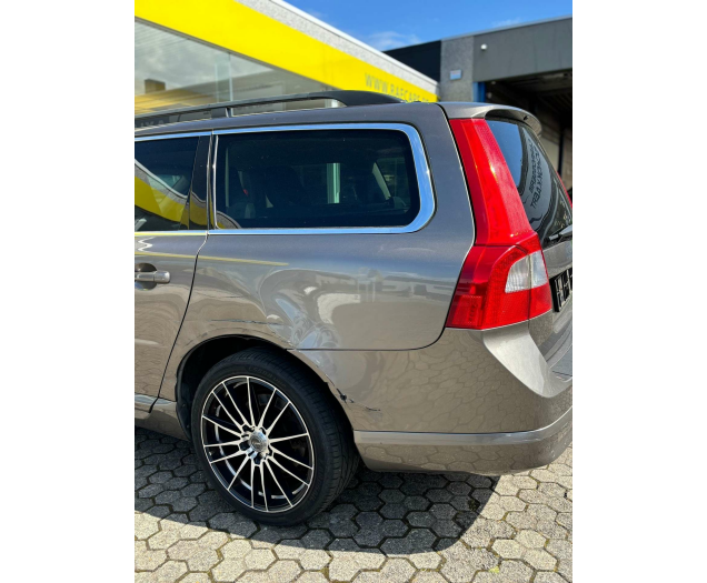 Volvo V70 2.0D Raf Cars