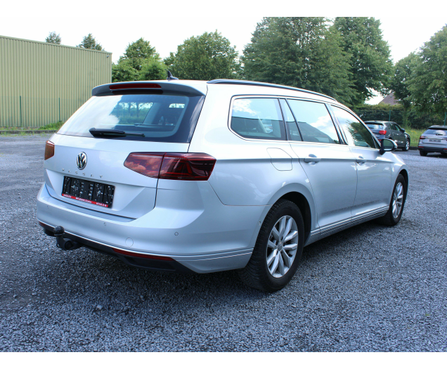 Volkswagen Passat Variant 1.6 TDI BUSINESS DSG CAMERA NAVI TREKHAAK HEAD UP Christian Cars