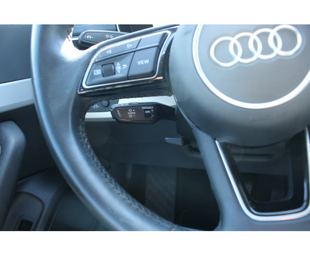 Audi A4 30 TDI  ADAPTIVE CRUISE CAMERA COCKPIT  DODEHOEK Christian Cars