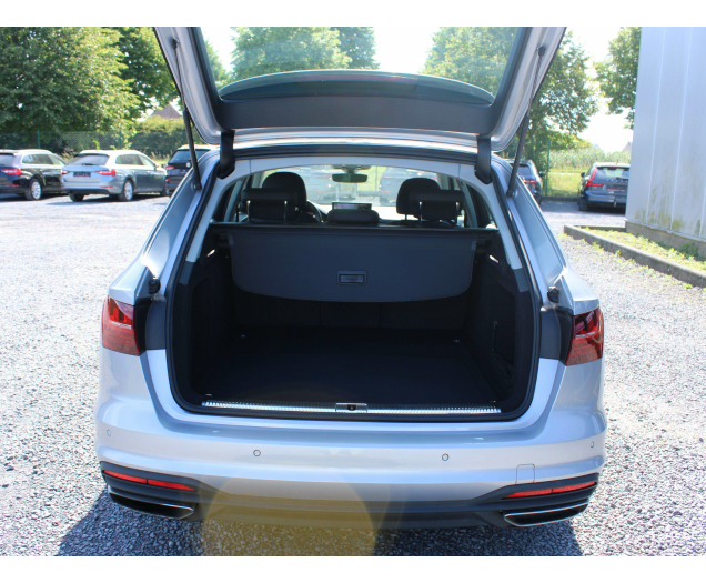 Audi A4 30 TDI  ADAPTIVE CRUISE CAMERA COCKPIT  DODEHOEK Christian Cars