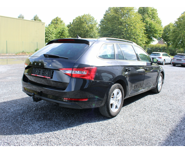 Skoda Superb 1.6  TDI CAMERA NAVI TREKHAAK APPLE CARPLAY DAB Christian Cars