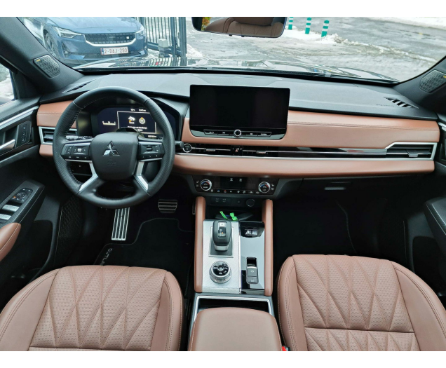 Mitsubishi Outlander INSTYLE + AutoLinck - De link voor Uw wagen!