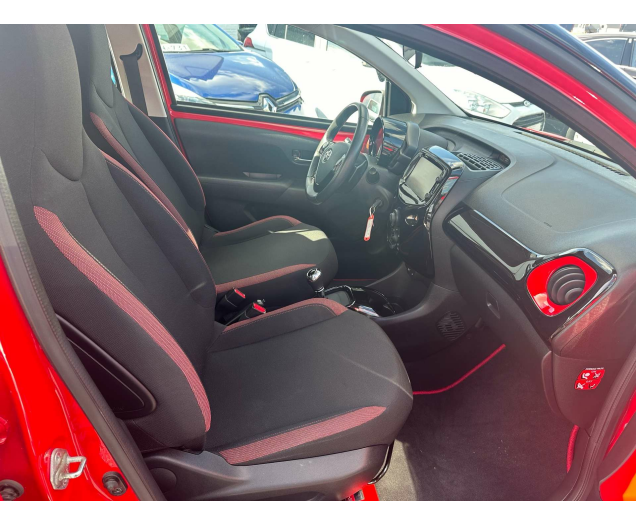 Toyota Aygo x-play touch camera navi 12M waarborg Autohandel Moreno