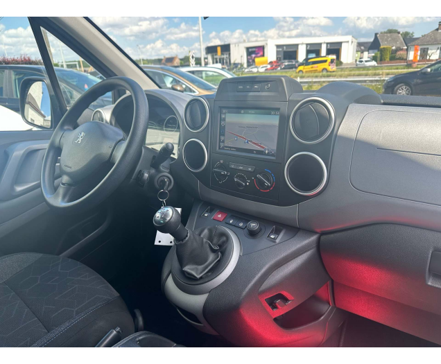 Peugeot Partner Tepee 110 navi camera 12Maanden waarborg Autohandel Moreno