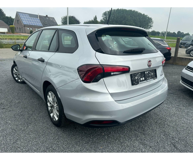 Fiat Tipo Kombi 1.4 16V Lounge navi 12 Maanden waarborg Autohandel Moreno