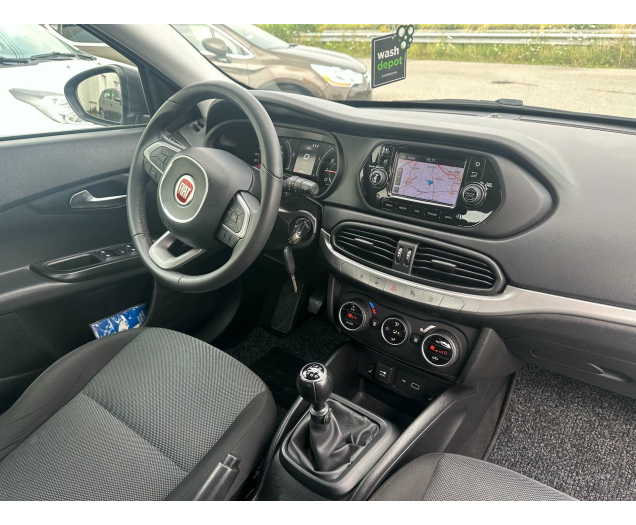 Fiat Tipo Kombi 1.4 16V Lounge navi 12 Maanden waarborg Autohandel Moreno