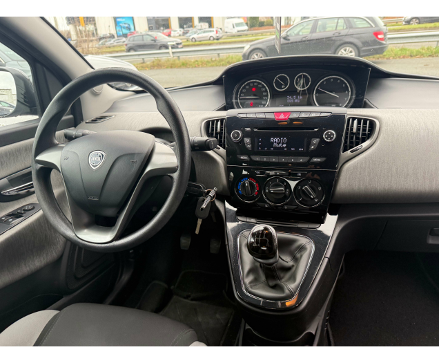 Lancia Ypsilon Y 0.9 TwinAir 12 maanden waarborg Autohandel Moreno
