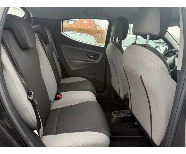 Lancia Ypsilon Y 0.9 TwinAir 12 maanden waarborg Autohandel Moreno