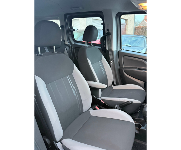 Fiat Doblo Doblo 1.6 d applecapplay camera 5 zit lichtevracht Autohandel Moreno