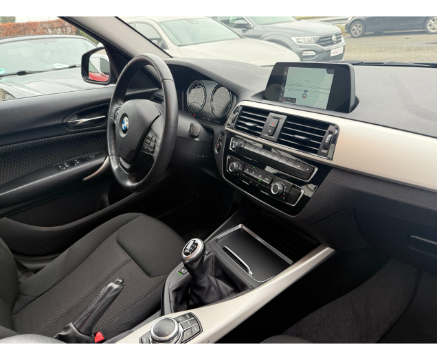 BMW 116 116i navi 12 maanden waarborg Autohandel Moreno