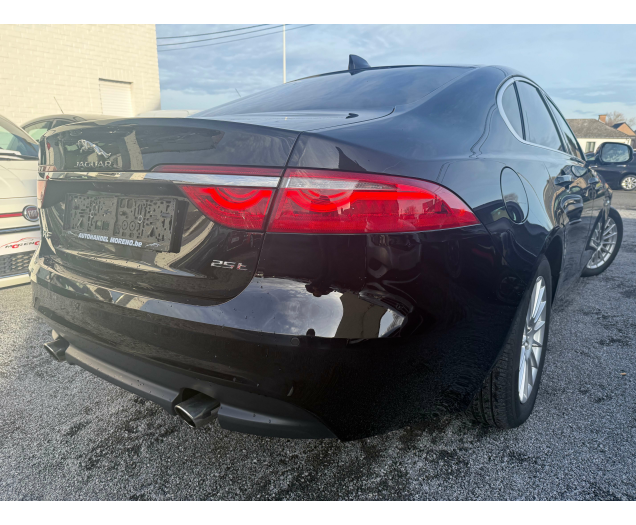 Jaguar XF XF 2.0 Turbo 12Maanden waarborg Autohandel Moreno