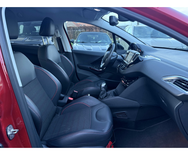 Peugeot 208 208 1.2 PureTech GT Line 12 m waarborg Autohandel Moreno