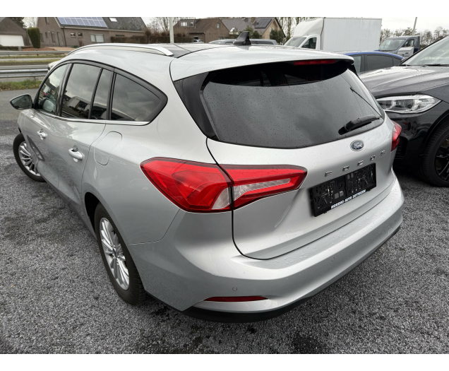 Ford Focus Focus 1.0 hybrid panodak 12 Maanden waarborg Autohandel Moreno