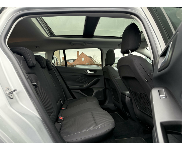 Ford Focus Focus 1.0 hybrid panodak 12 Maanden waarborg Autohandel Moreno