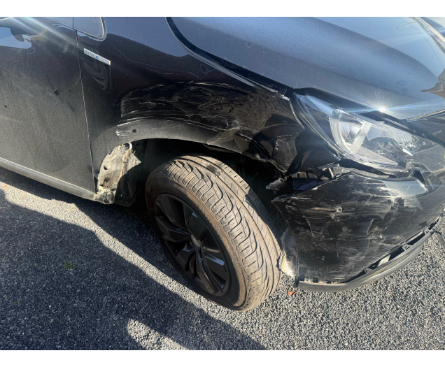 Peugeot 2008 2008 1.2 active S ongevalwagen Autohandel Moreno