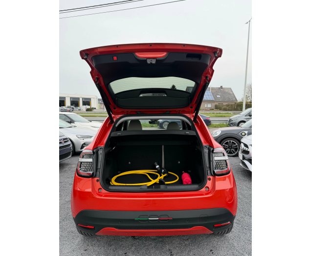 Fiat 600 e-600 62 kWh La Prima 12 Maanden waarborg Autohandel Moreno