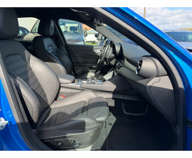 Alfa Romeo Giulia Giulia 2.0 T AWD Veloce 12 maanden waarborg Autohandel Moreno