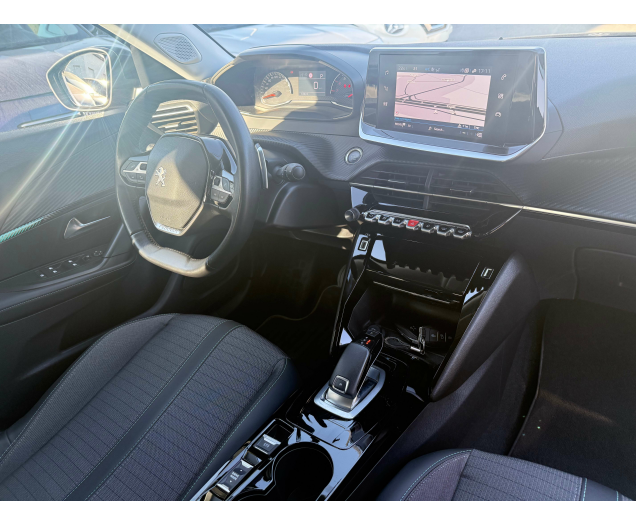 Peugeot 2008 2008 1.2 PureTech Allure 12 Maanden waarborg Autohandel Moreno