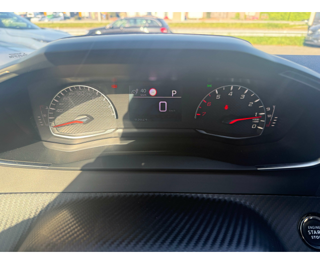 Peugeot 2008 2008 1.2 PureTech Allure 12 Maanden waarborg Autohandel Moreno