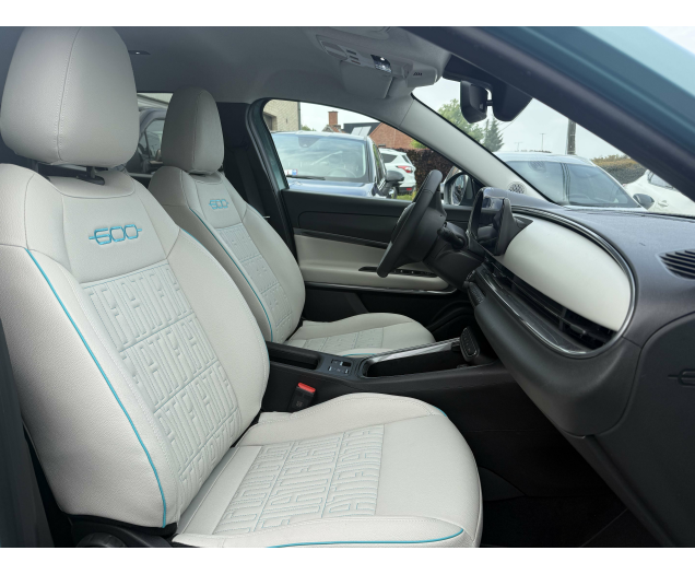 Fiat 600e e-600 54 kWh La Prima 12 maanden waarborg Autohandel Moreno