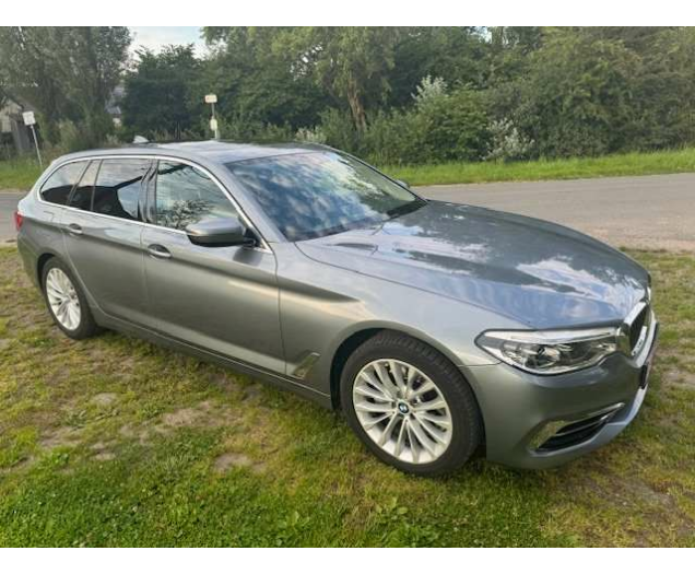 BMW 520 dA ADAPTIEVE CRUISE CONTROL PANO DAK HEAD LIGHTS Number One Cars