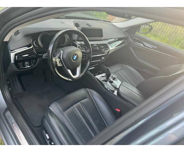 BMW 520 dA ADAPTIEVE CRUISE CONTROL PANO DAK HEAD LIGHTS Number One Cars