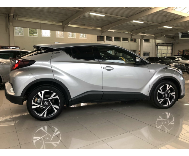 Toyota C-HR 1.8i HYBRIDE AUTOMAAT - NIEUW - 10 JR WAARBORG ! AMB Gent