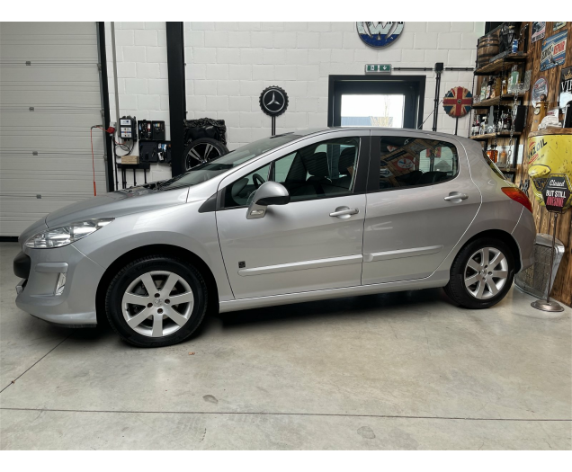 Peugeot 308  Autohandel Robby