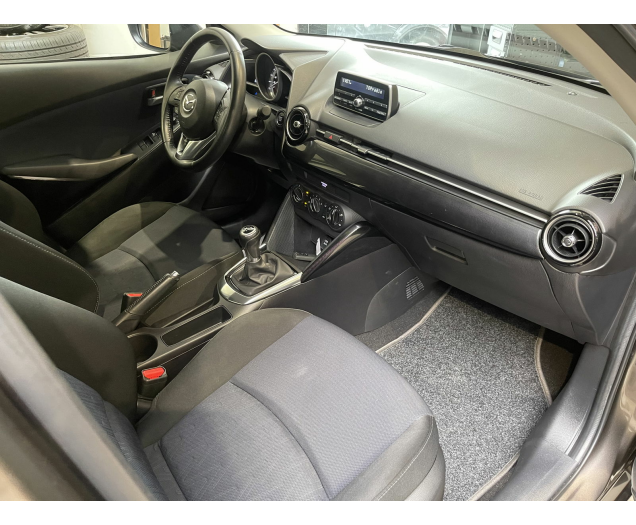 Mazda 2  Autohandel Robby
