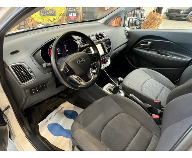 Kia RIO  Autohandel Robby