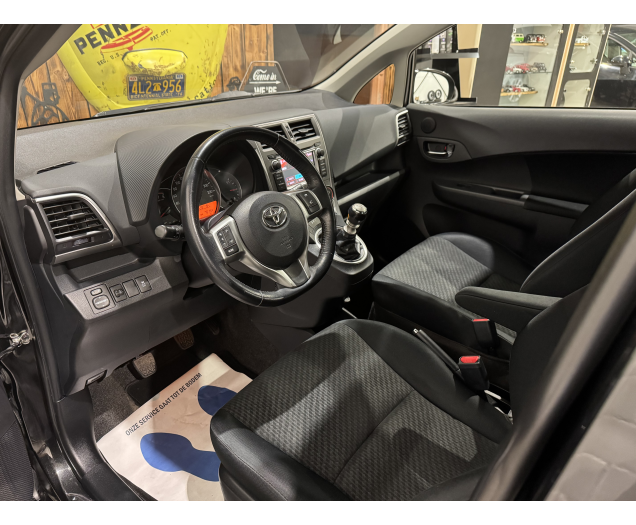 Toyota VERSO-S  Autohandel Robby