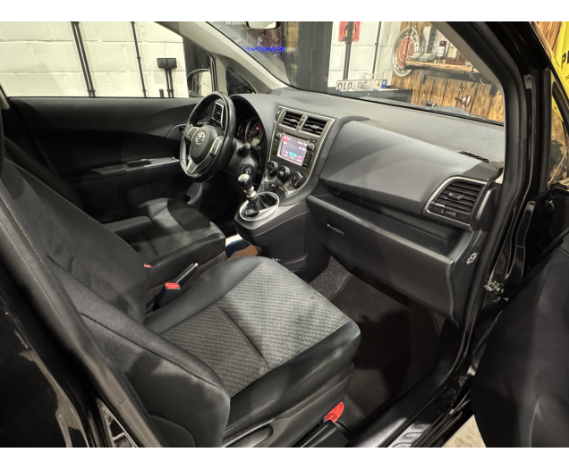 Toyota VERSO-S  Autohandel Robby