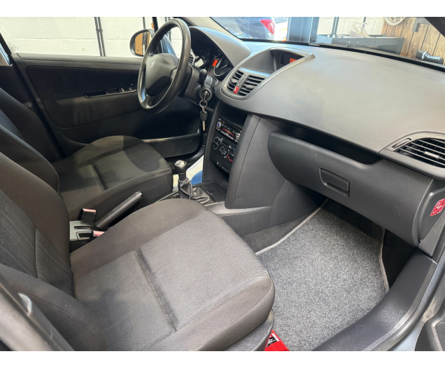 Peugeot 207  Autohandel Robby