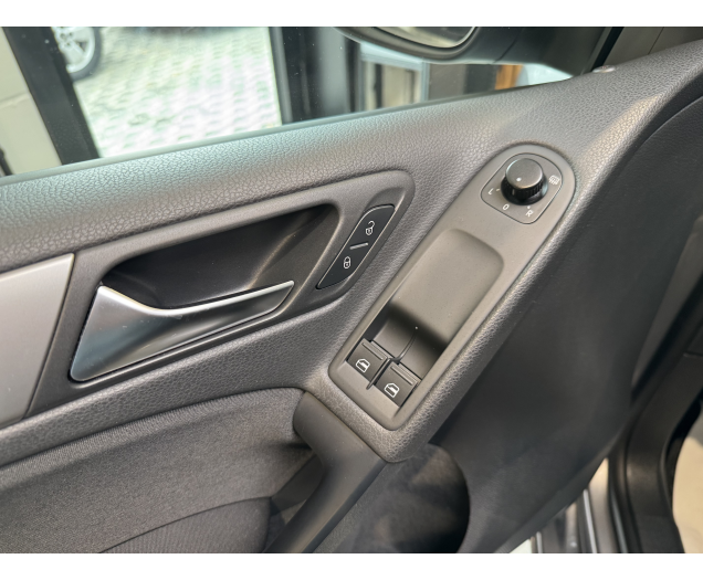 Volkswagen   Autohandel Robby