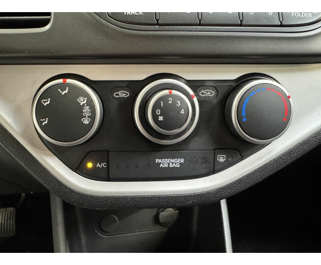 Kia   Autohandel Robby