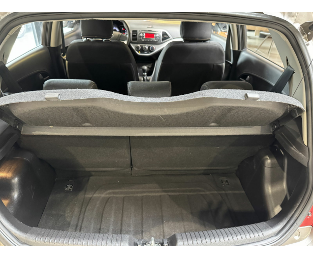 Kia   Autohandel Robby