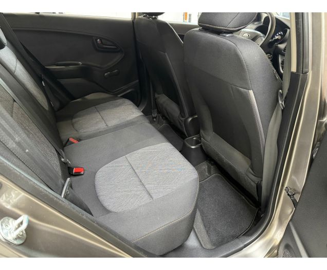 Kia   Autohandel Robby