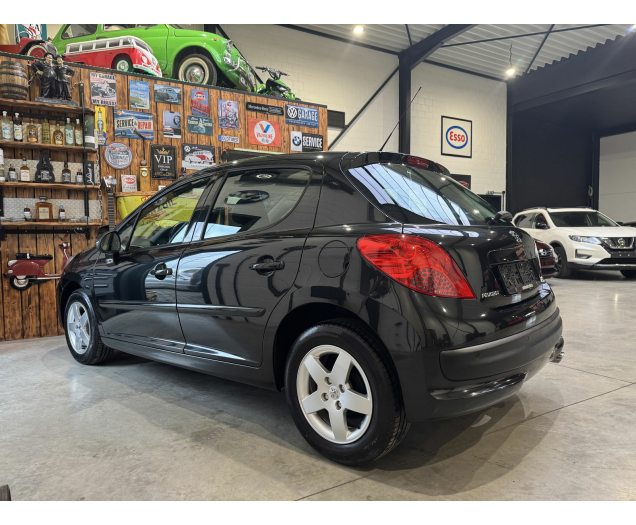 Peugeot   Autohandel Robby