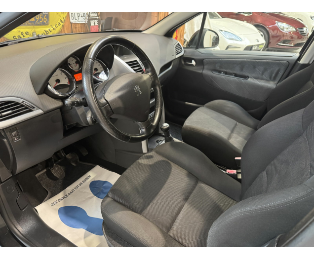 Peugeot 207  Autohandel Robby