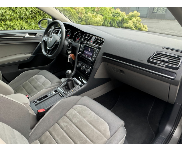 Volkswagen   Autohandel Robby