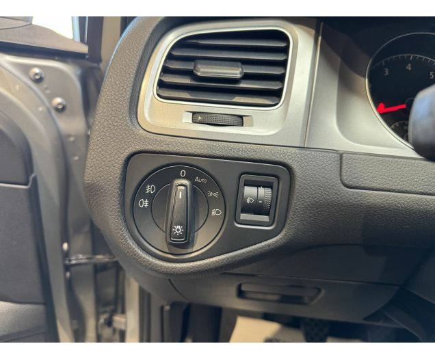 Volkswagen Golf  Autohandel Robby