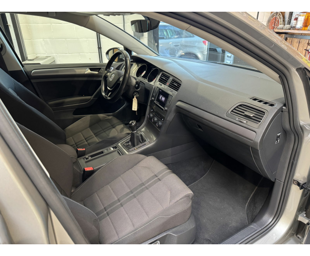 Volkswagen Golf  Autohandel Robby