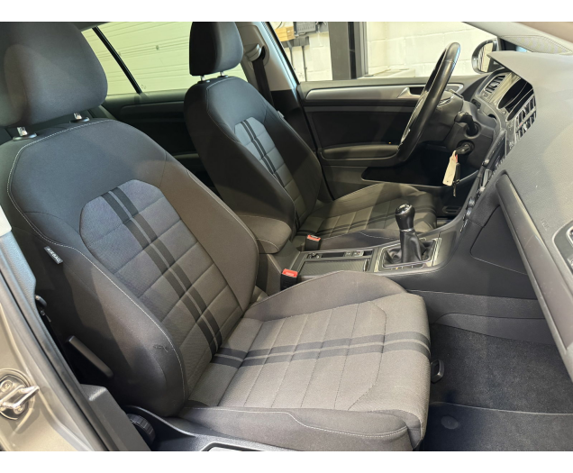 Volkswagen Golf  Autohandel Robby