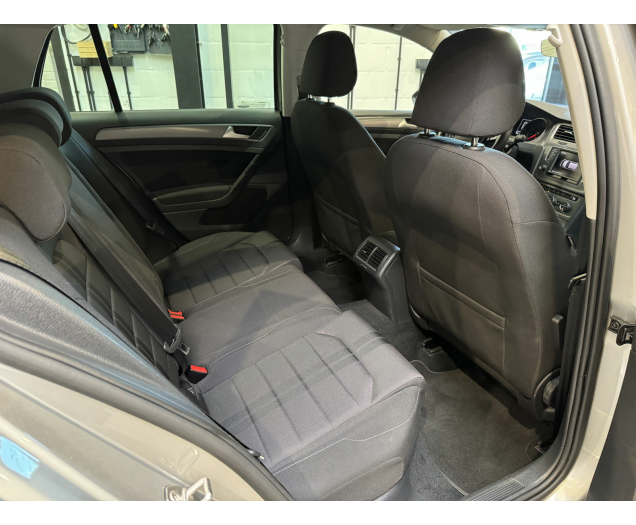 Volkswagen Golf  Autohandel Robby