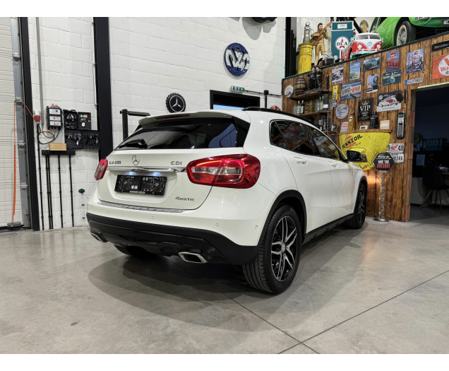 Mercedes GLA 200 dci 4 matic  Autohandel Robby