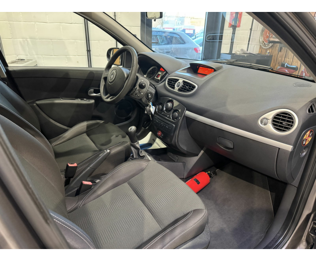 Renault Clio  Autohandel Robby